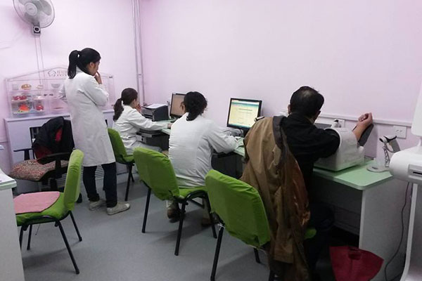 ����С�ݏV���_չ�����������